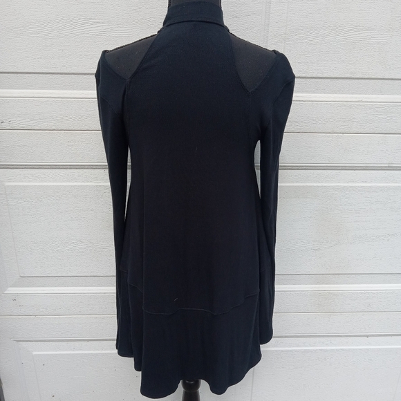 Free People Black Long Sleeve Mock Neck Top Cold Shoulder Stretch Ribbed Size XS - Picture 4 of 7
